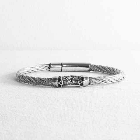 Bracelete Masculino Duas Caveiras Cabo de Aço Aço Inoxidável - Monterrier