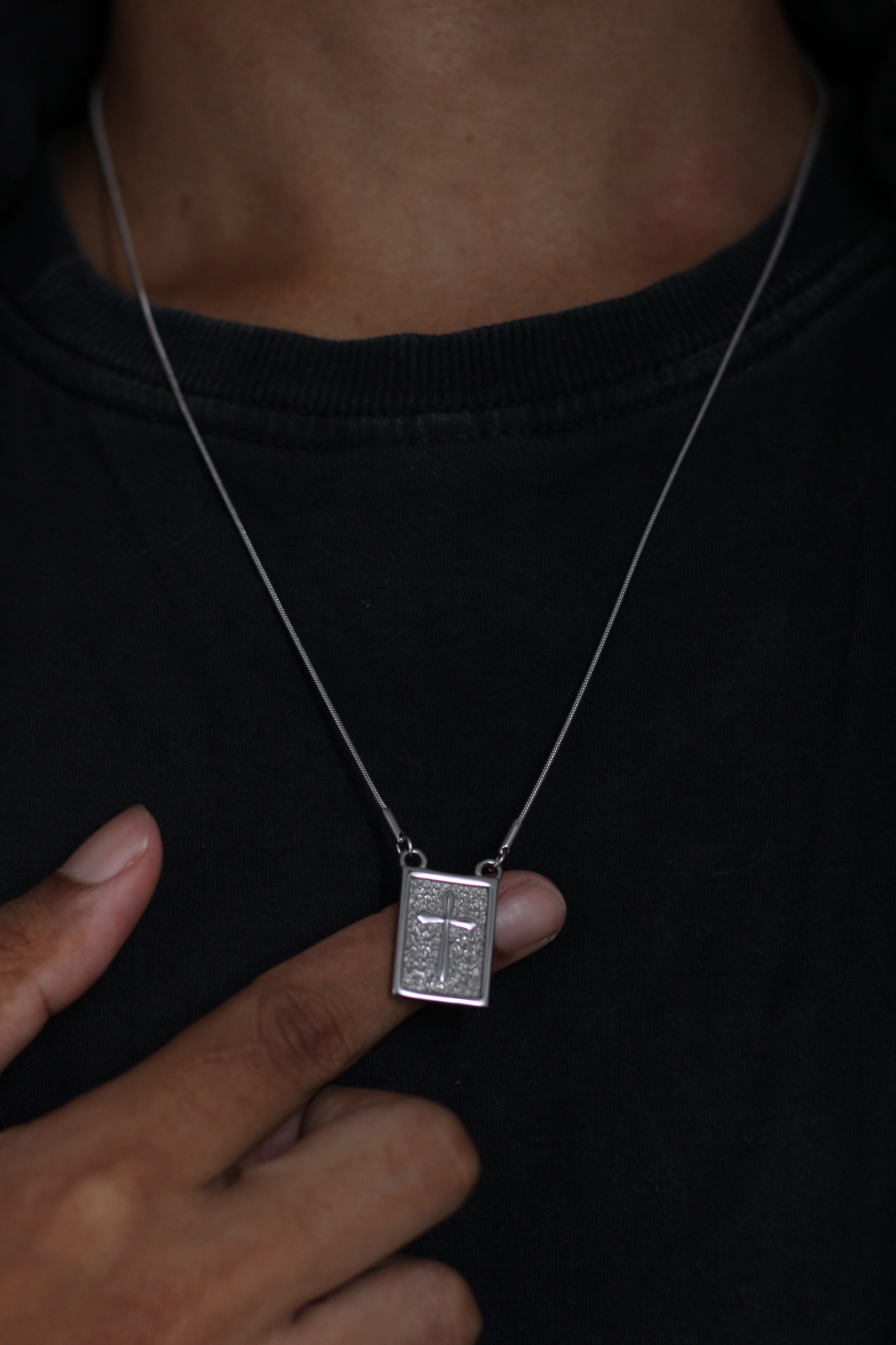 Colar Masculino Livrai-nos do Mal Aço Inoxidável 50cm - Monterrier