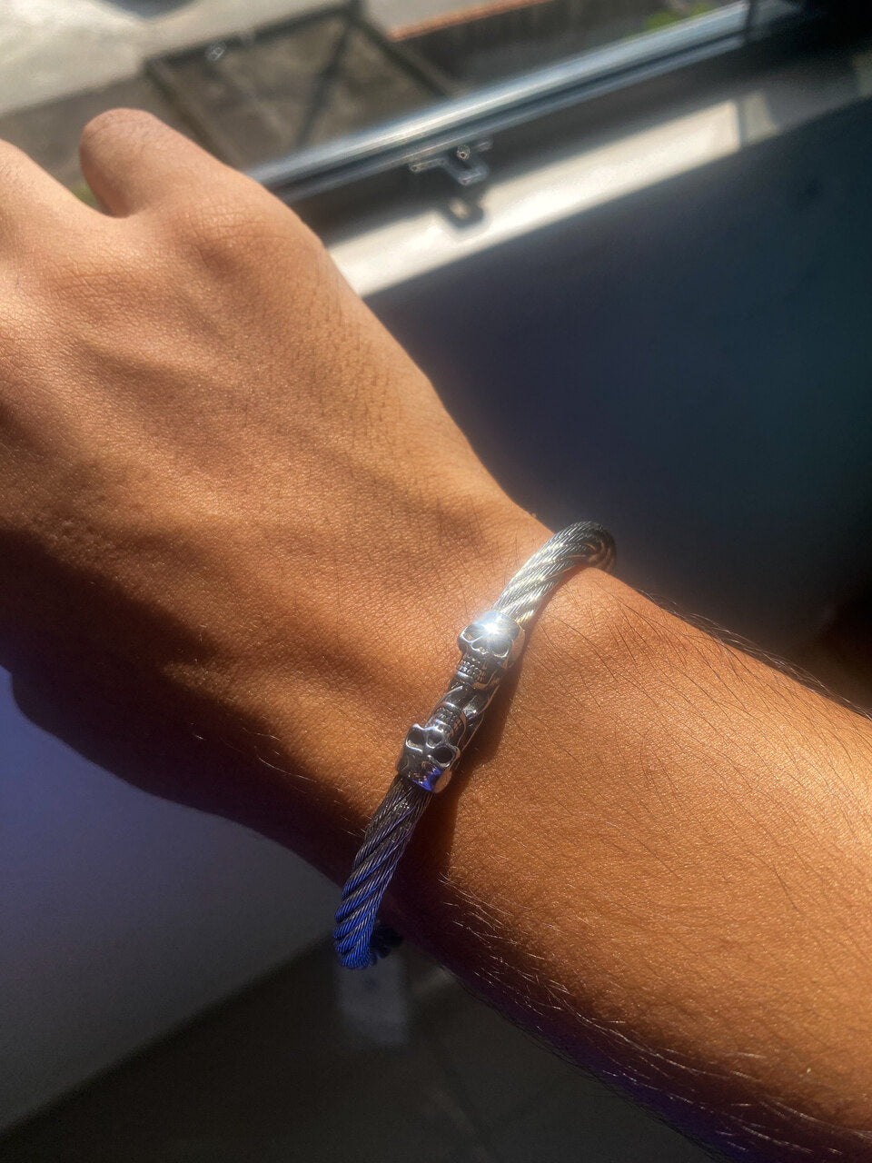 Bracelete Masculino Duas Caveiras Cabo de Aço - Monterrier