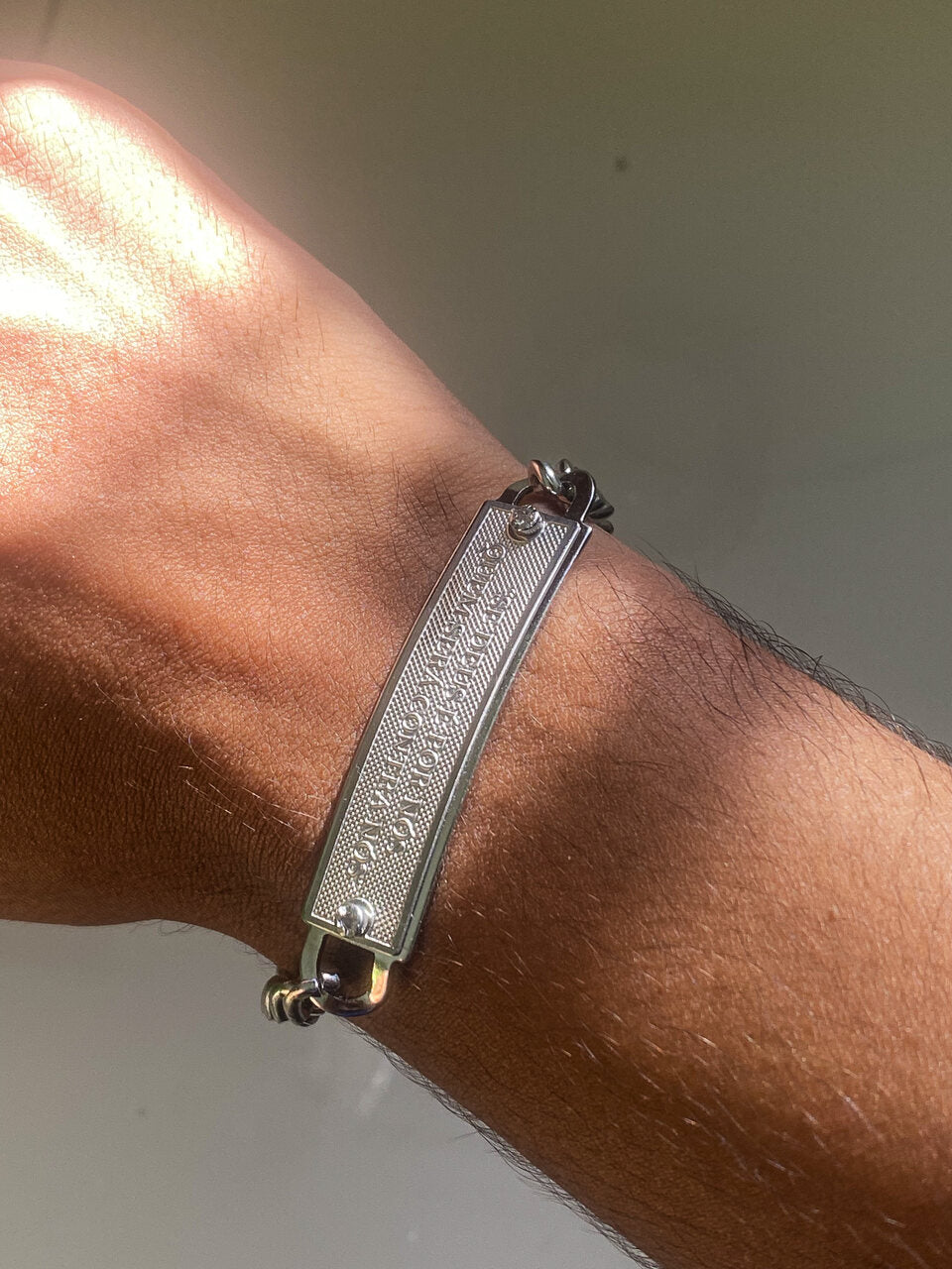 Pulseira Masculina Frase Versículo Bíblico Placa 20cm - Monterrier