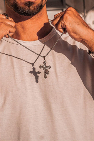 Colar Masculino com Pingente De Mãos Em Oração Com Cruz Aço Inoxidável 70cm - Monterrier